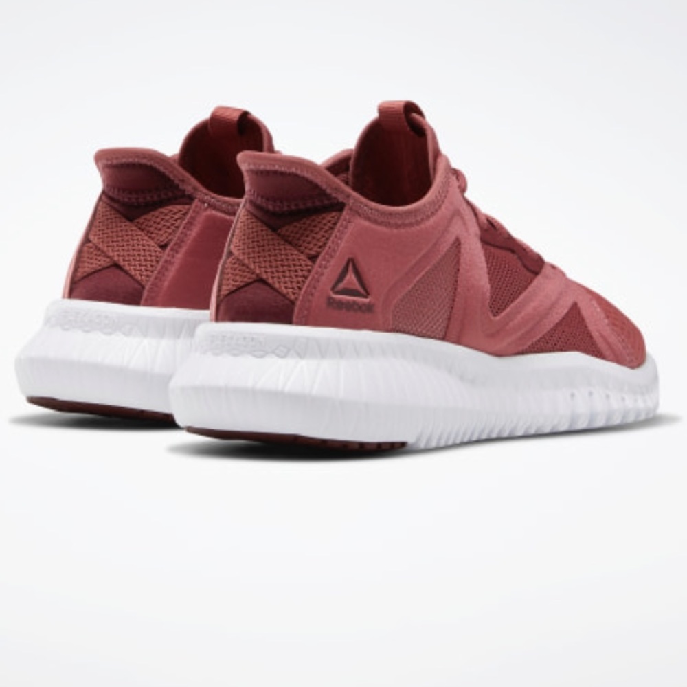 SOLD Size 8 Reebok Lightweight Training Shoes - Picture 9 of 13